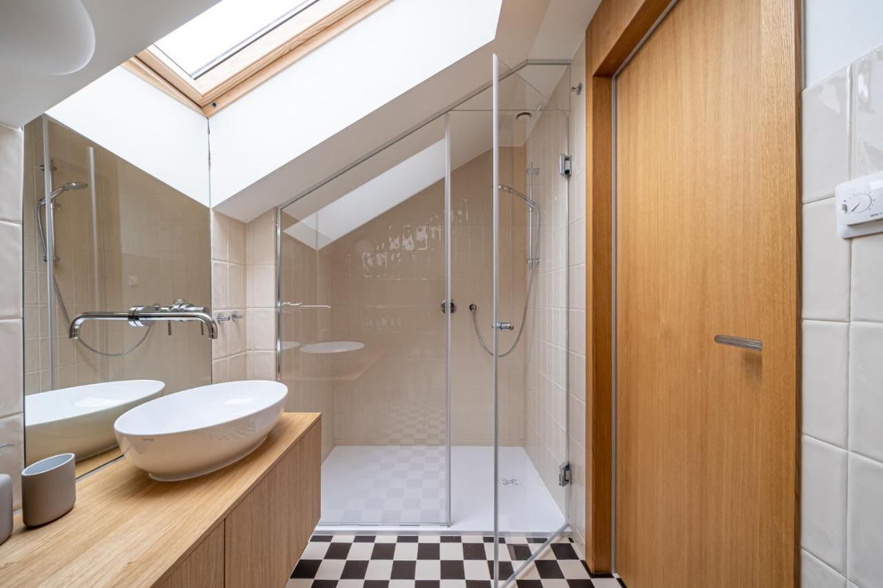 Bright Designer Apartment In City Centre Riga Esterno foto