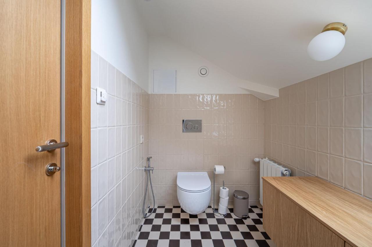 Bright Designer Apartment In City Centre Riga Esterno foto